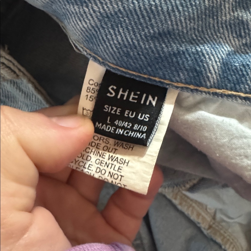 SHEIN Light Blue Distressed Denim Shorts Women’s Size Large Casual Everyday Used - Picture 3 of 6